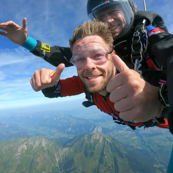 Skydive Switzerland Tandemsprung Reichenbach